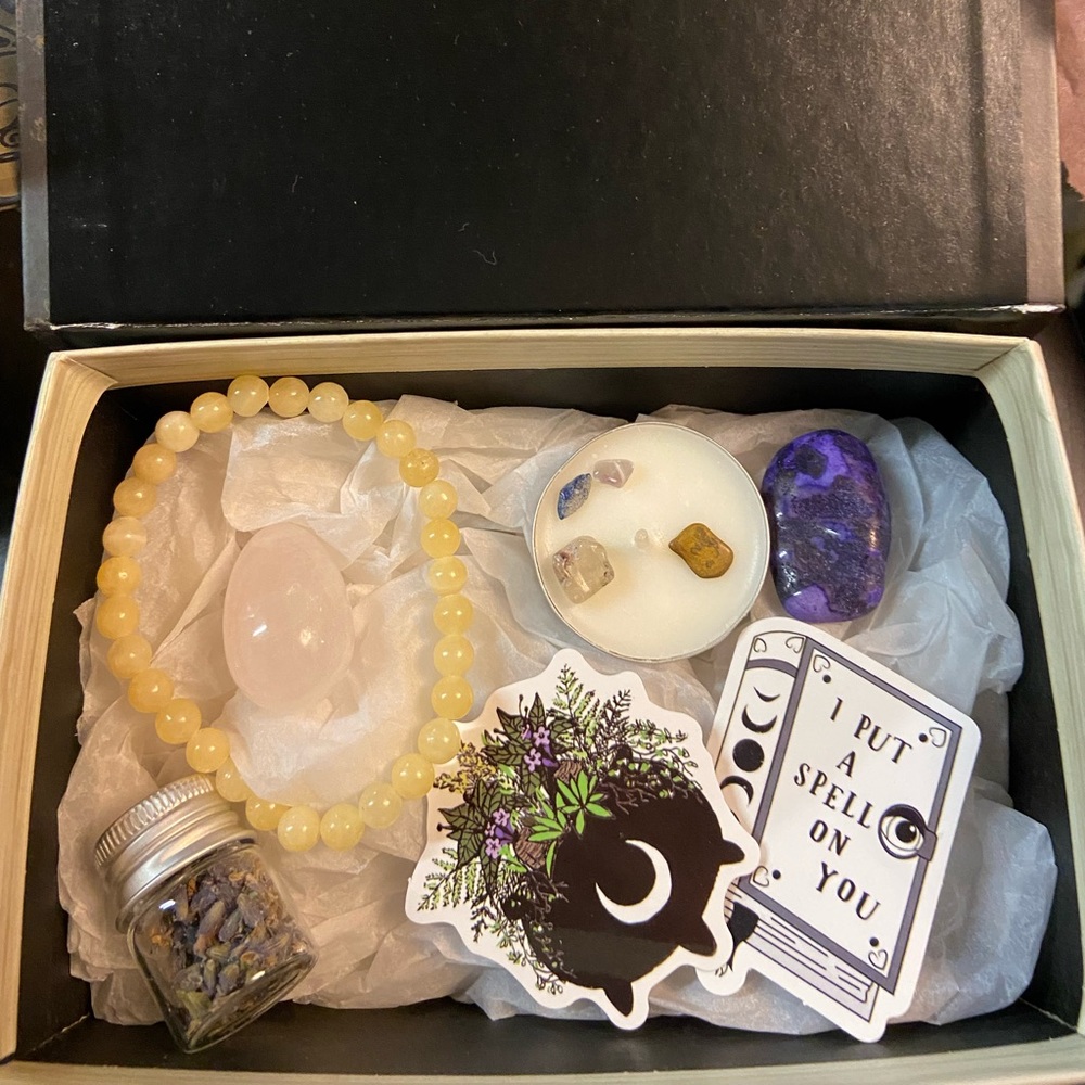 Pretty Rocks in a Box! Crystal kit - Picture 3 of 3